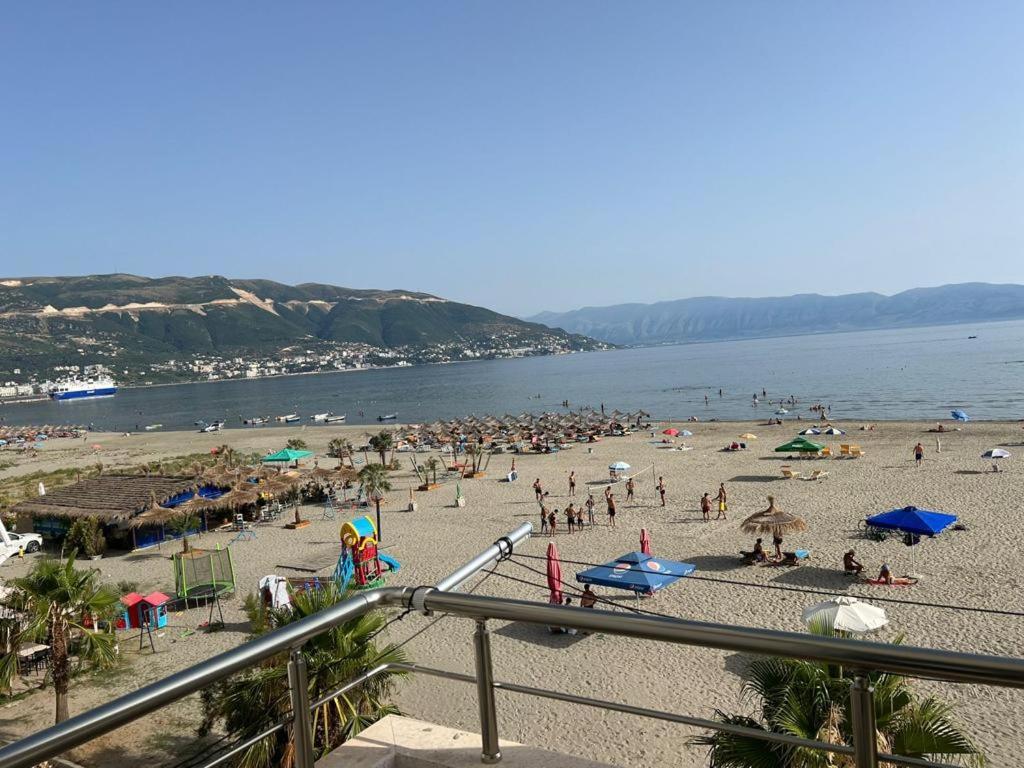 Soleil Apartment With Sunbed & Umbrella Vlore Luaran gambar