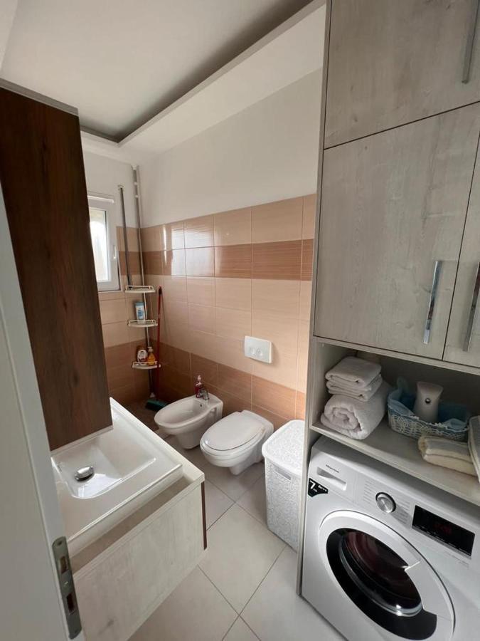 Soleil Apartment With Sunbed & Umbrella Vlore Luaran gambar