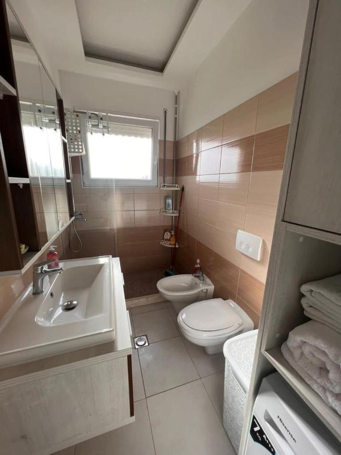 Soleil Apartment With Sunbed & Umbrella Vlore Luaran gambar