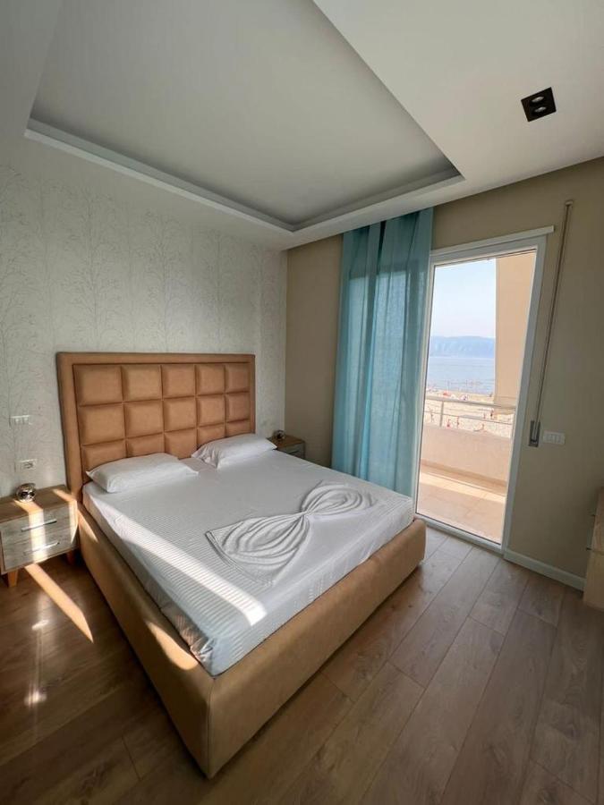 Soleil Apartment With Sunbed & Umbrella Vlore Luaran gambar