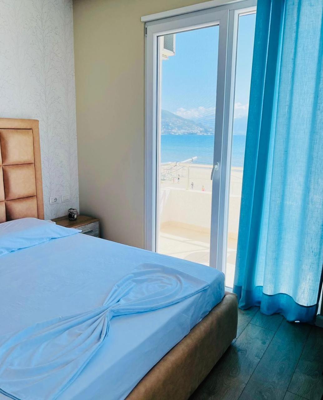 Soleil Apartment With Sunbed & Umbrella Vlore Luaran gambar