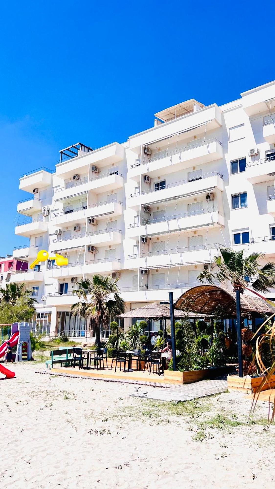 Soleil Apartment With Sunbed & Umbrella Vlore Luaran gambar